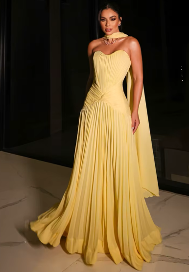 Yellow Strapless Pleated Ruched Bodice Cape Elegant Fitted Flowy Maxi Skirt Party Dresses robes de soirée 2025