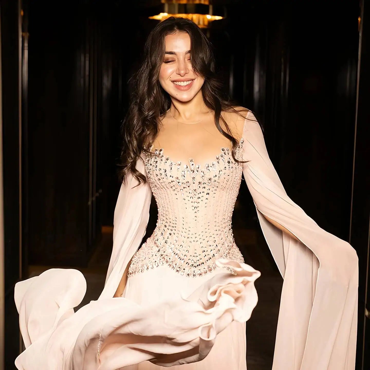 Pink Elegant A Line Evening Dress Long Cape Sleeve Crystal Beaded Luxury Dubai Party Gowns