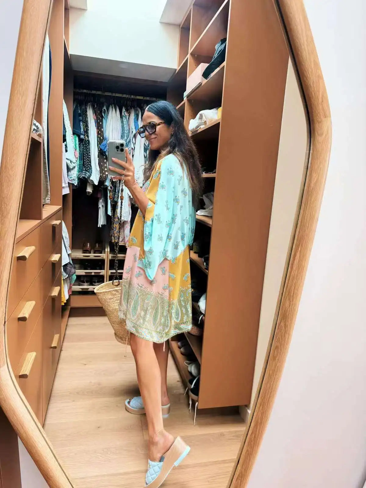 Women's Paisley Print Two-Piece Set, Color Block V-Neck Wrap Top & Shorts, Loose Casual Outfit for Beach Vacation