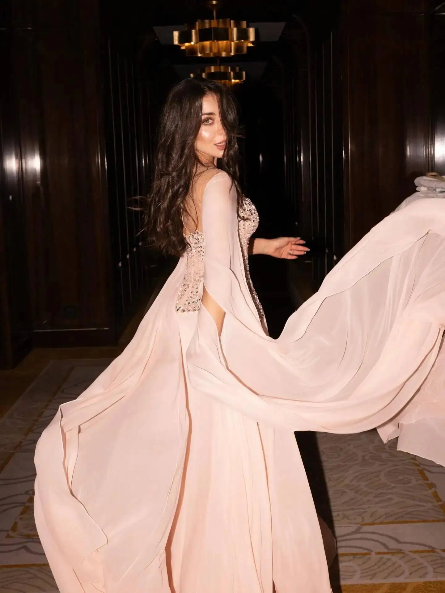 Pink Elegant A Line Evening Dress Long Cape Sleeve Crystal Beaded Luxury Dubai Party Gowns